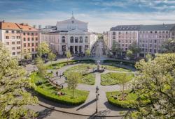 Missing alternative text