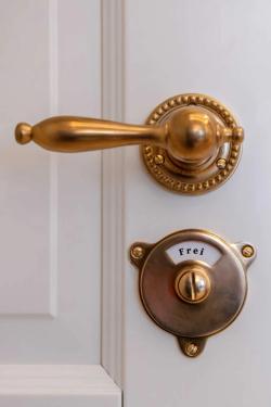 Missing alternative text