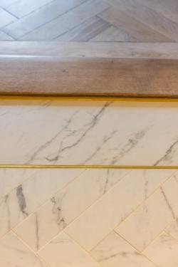 Missing alternative text