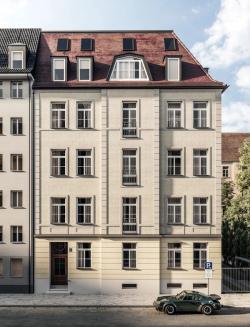 Missing alternative text