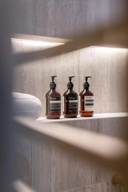 Missing alternative text