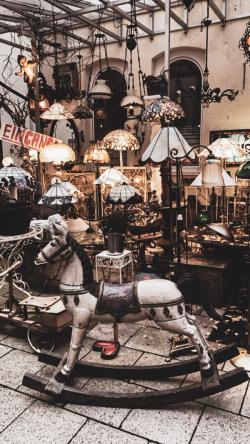 Missing alternative text