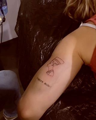 Diana zur Löwen: 2 neue Tattoos by @pat_decapper ☺️💪🏻 #werbung Habt ihr auch #tattoos ?☺️