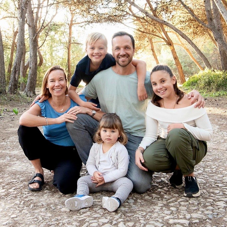 LA FAMILLEWEDISH