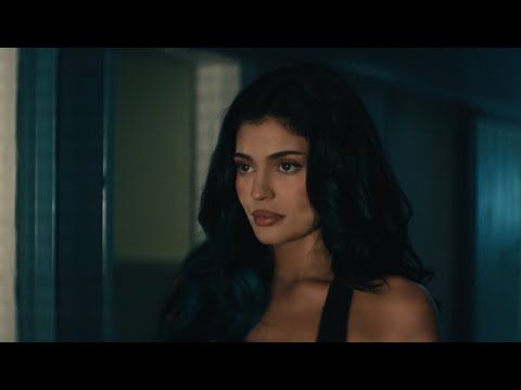 Kylie Jenner: KING KYLIE COLLECTION COMING 10.18, 12PM PST KYLIECOSMETICS.COM AND NOV 2 AT ULTA BEAUTY it only felt right to