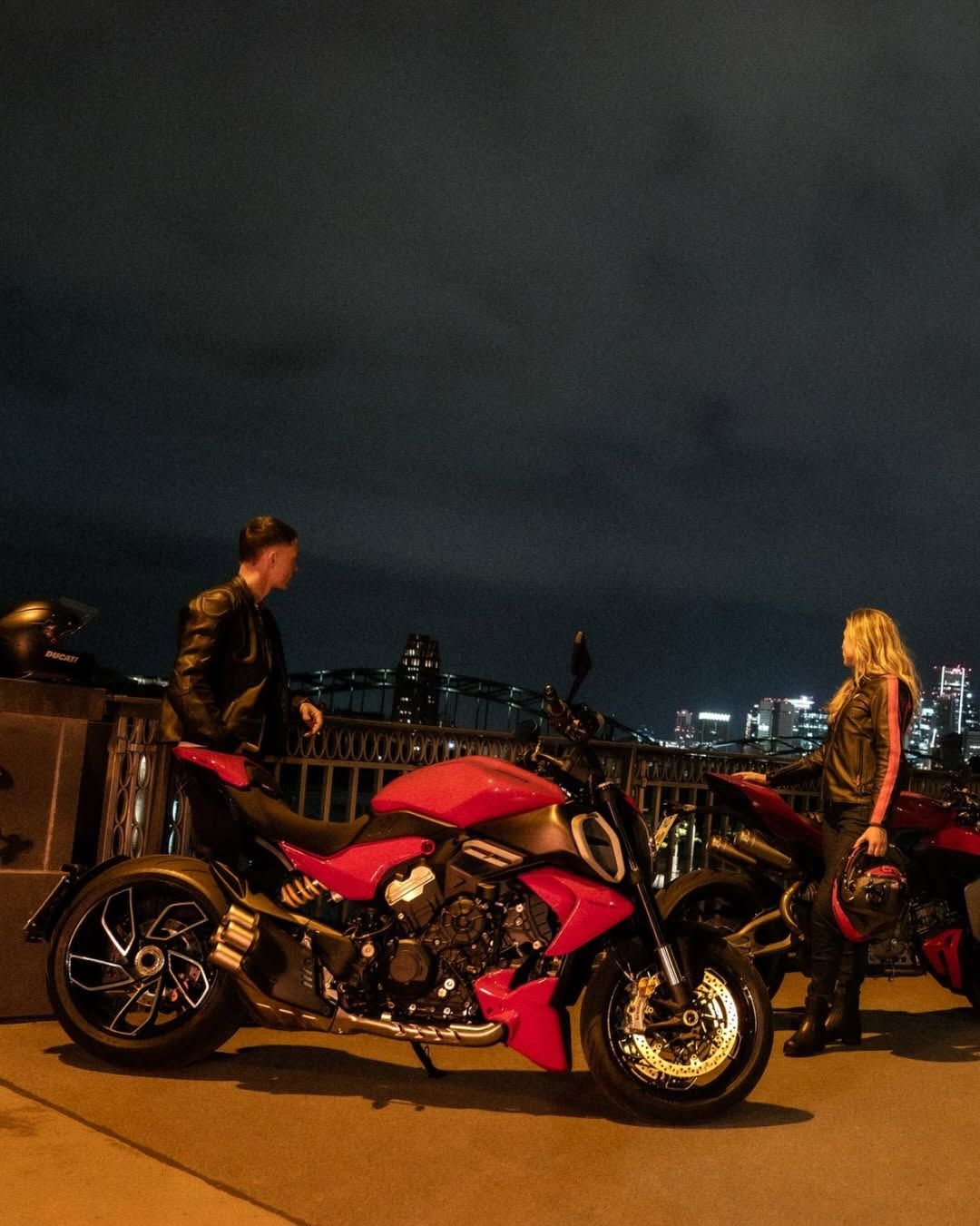 Daniel Fuchs: #AD // 🇩🇪 Zwei Motorräder. #Frankfurt bei Nacht. 🌃 Und die Headline: Nightride. Wir waren unterwegs mit @so