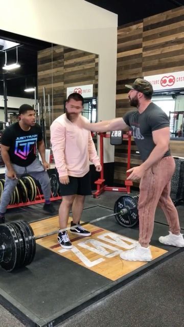 Bradley Martyn: IF 2020 WAS A WORKOUT PARTNER😂 (tag a friendly) HAPPY NEW YEARS!🎊