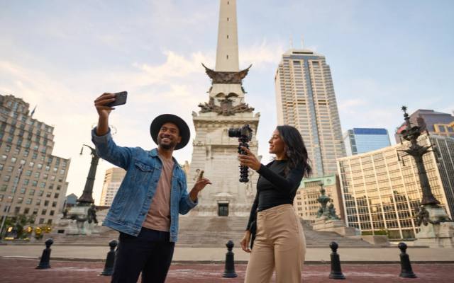 Indianapolis, IN influencers creating content at Monument Circle