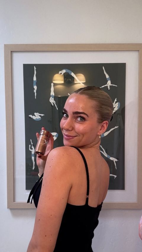 Emilie Kiser: How to get the PERFECT slicked back bun 🧚🏼‍♀️✨🫡#NexxusPartner Grab the @nexxushaircare Slick Stick on your 