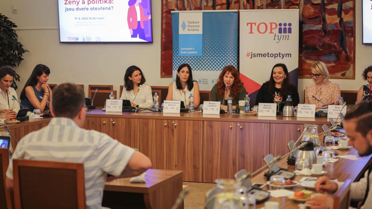 Ženy a politika: Jsou dveře otevřené?