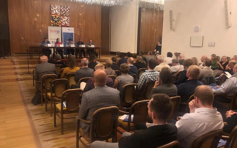 Debata k výročí 15 let ve společné Evropě. Jaké je postavení ČR v Radě EU?