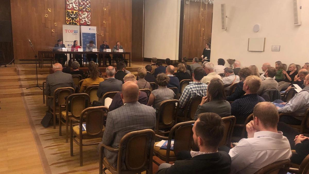 Debata k výročí 15 let ve společné Evropě. Jaké je postavení ČR v Radě EU?