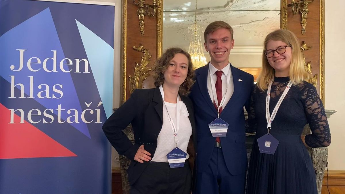 Symposium Demokracie ve 21. století