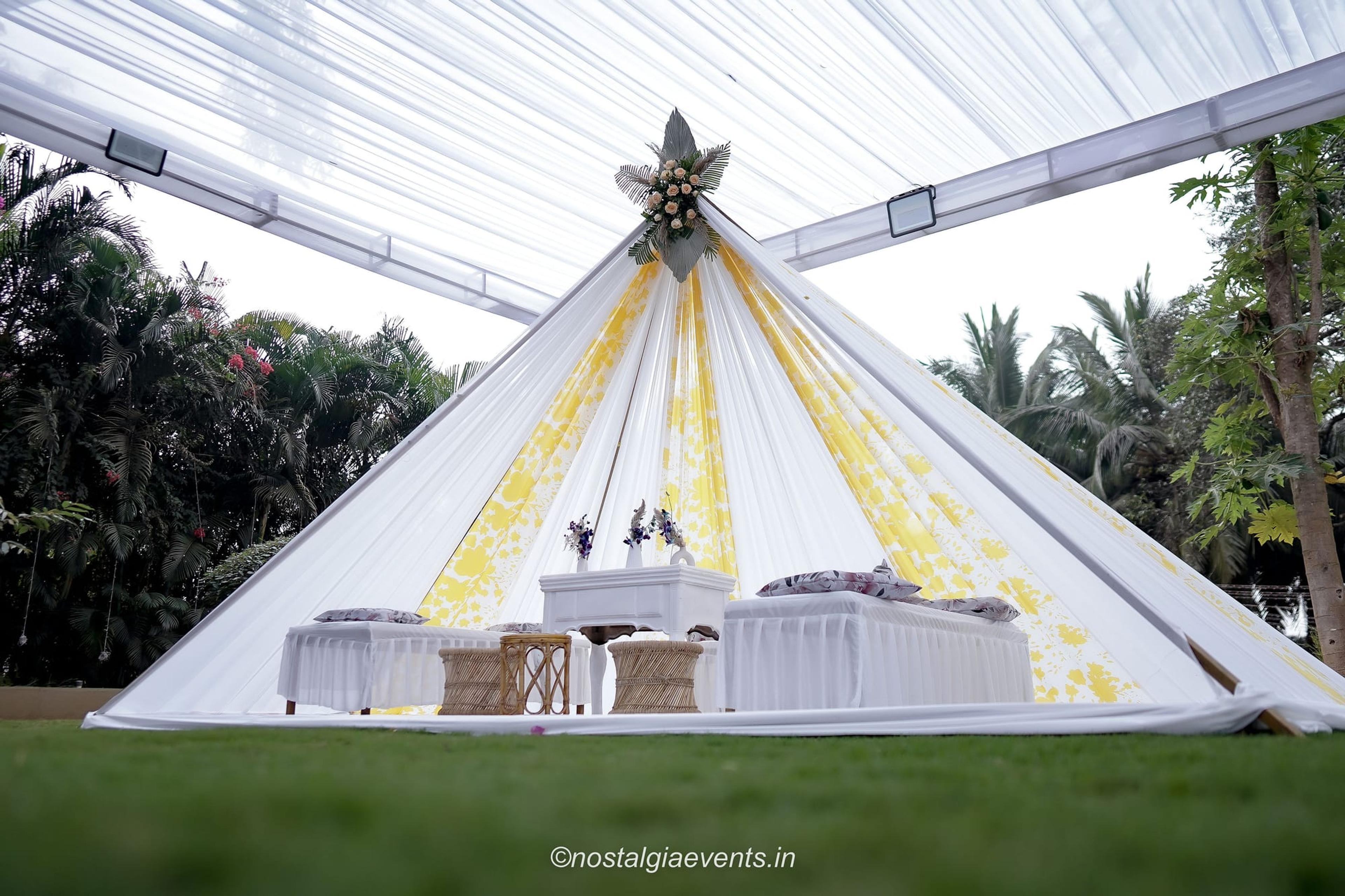 Devyani & Yasheel, moment 9