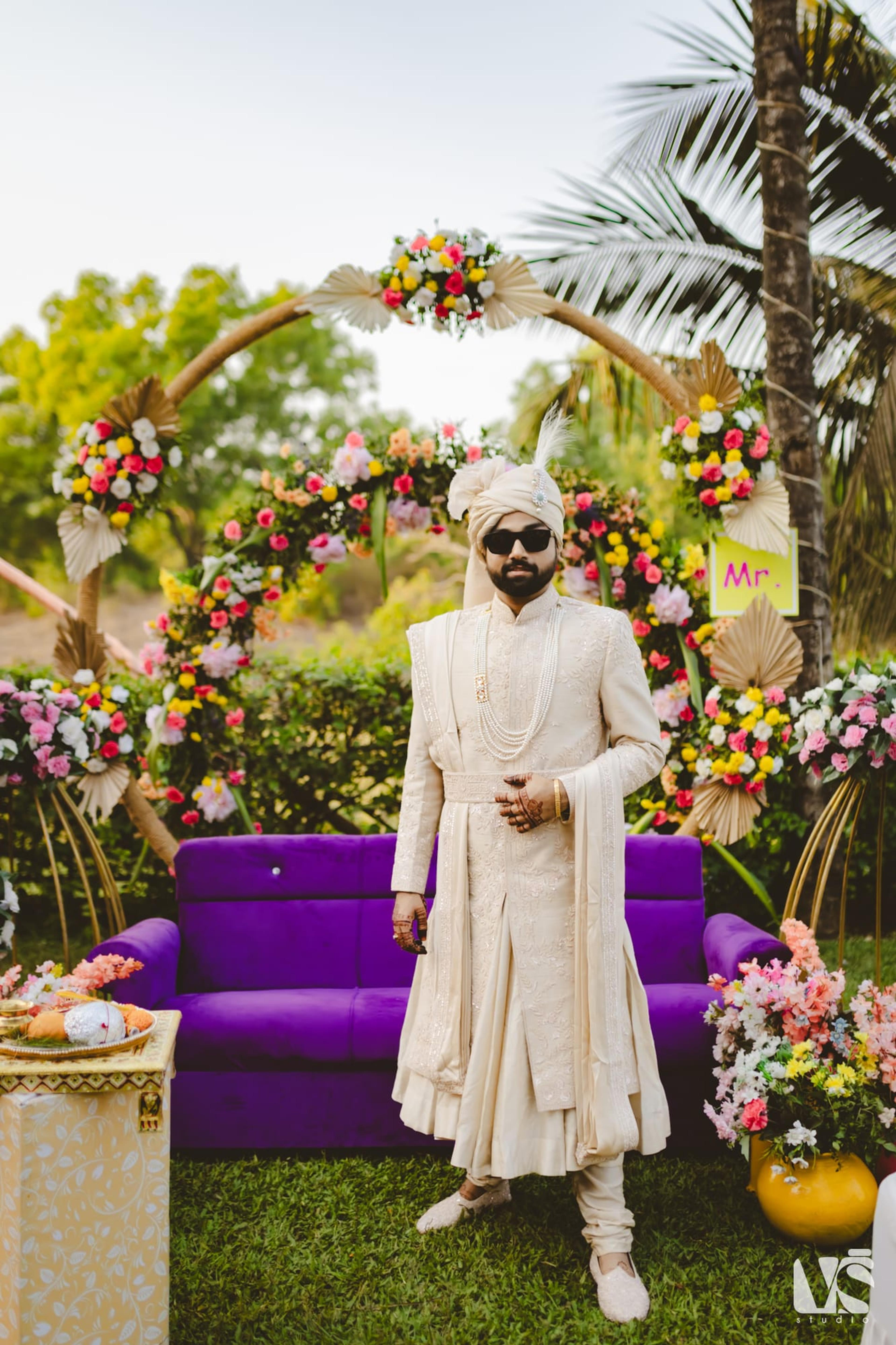 Nishant & Karniar, moment 8