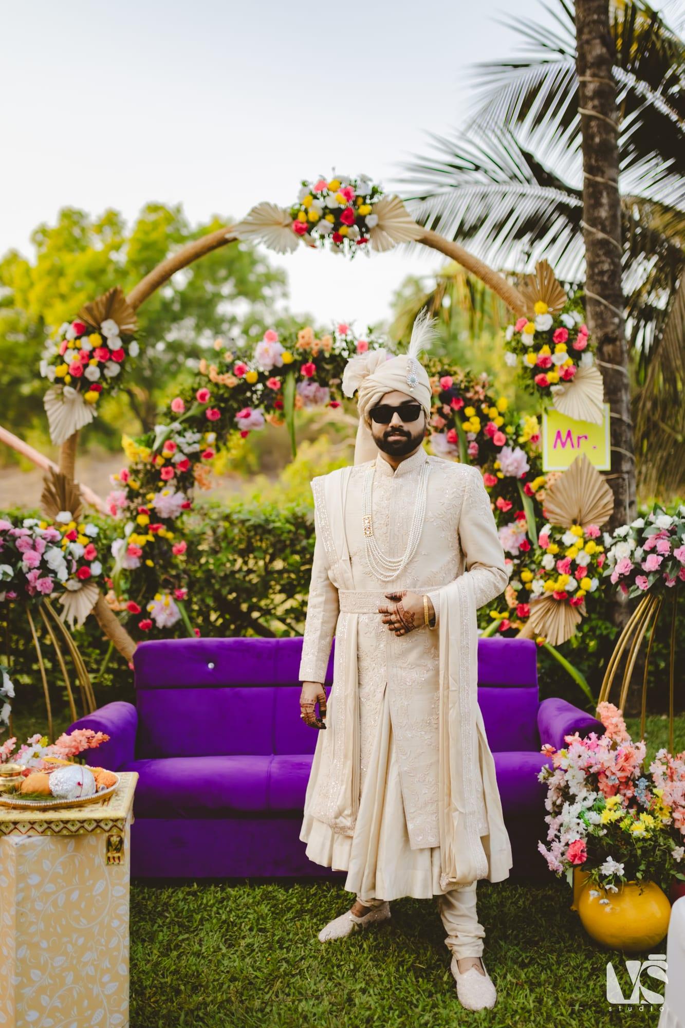 Nishant & Karniar, moment 8