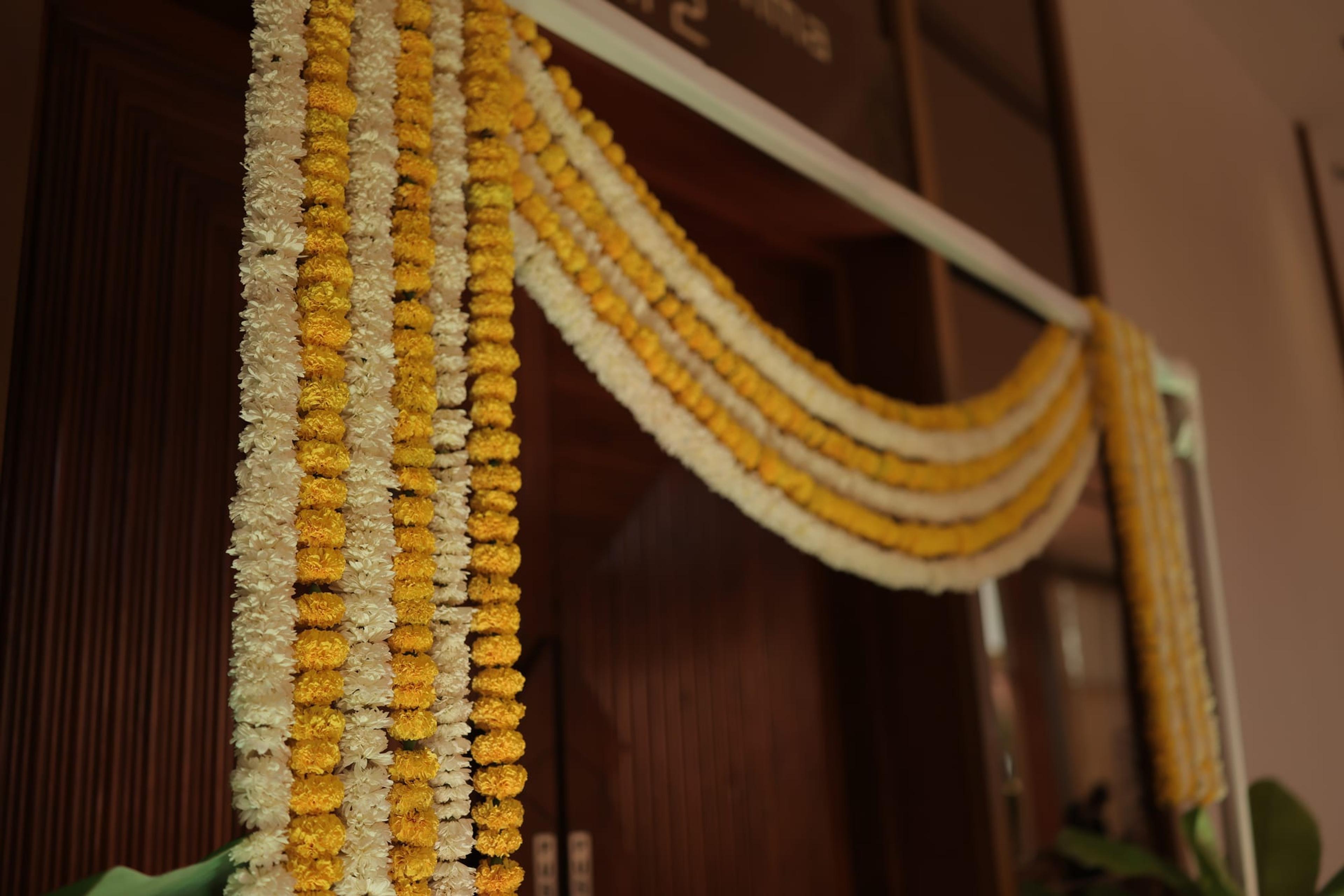 Divya & Rishabh, moment 2
