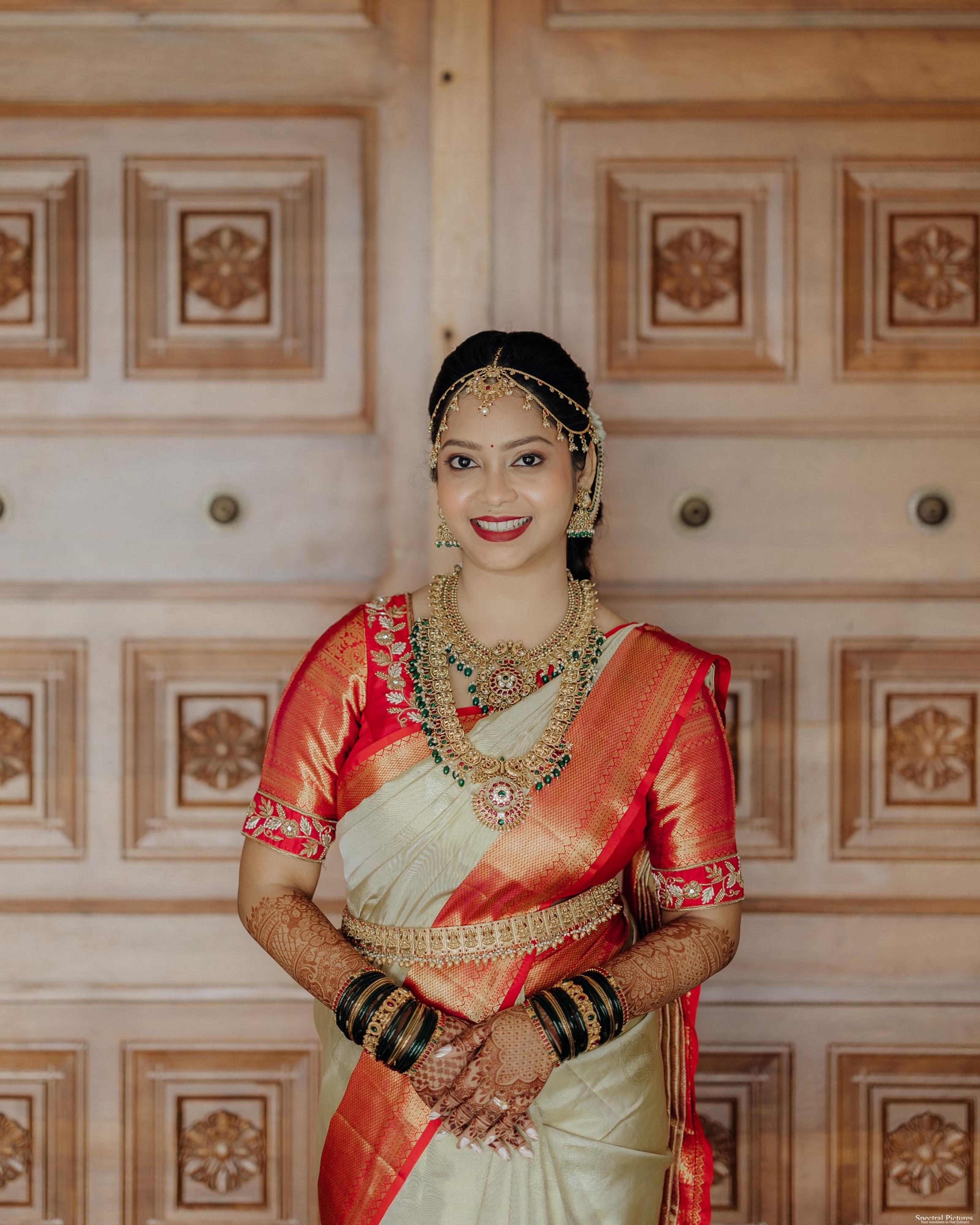 Pooja & Kishore, moment 2