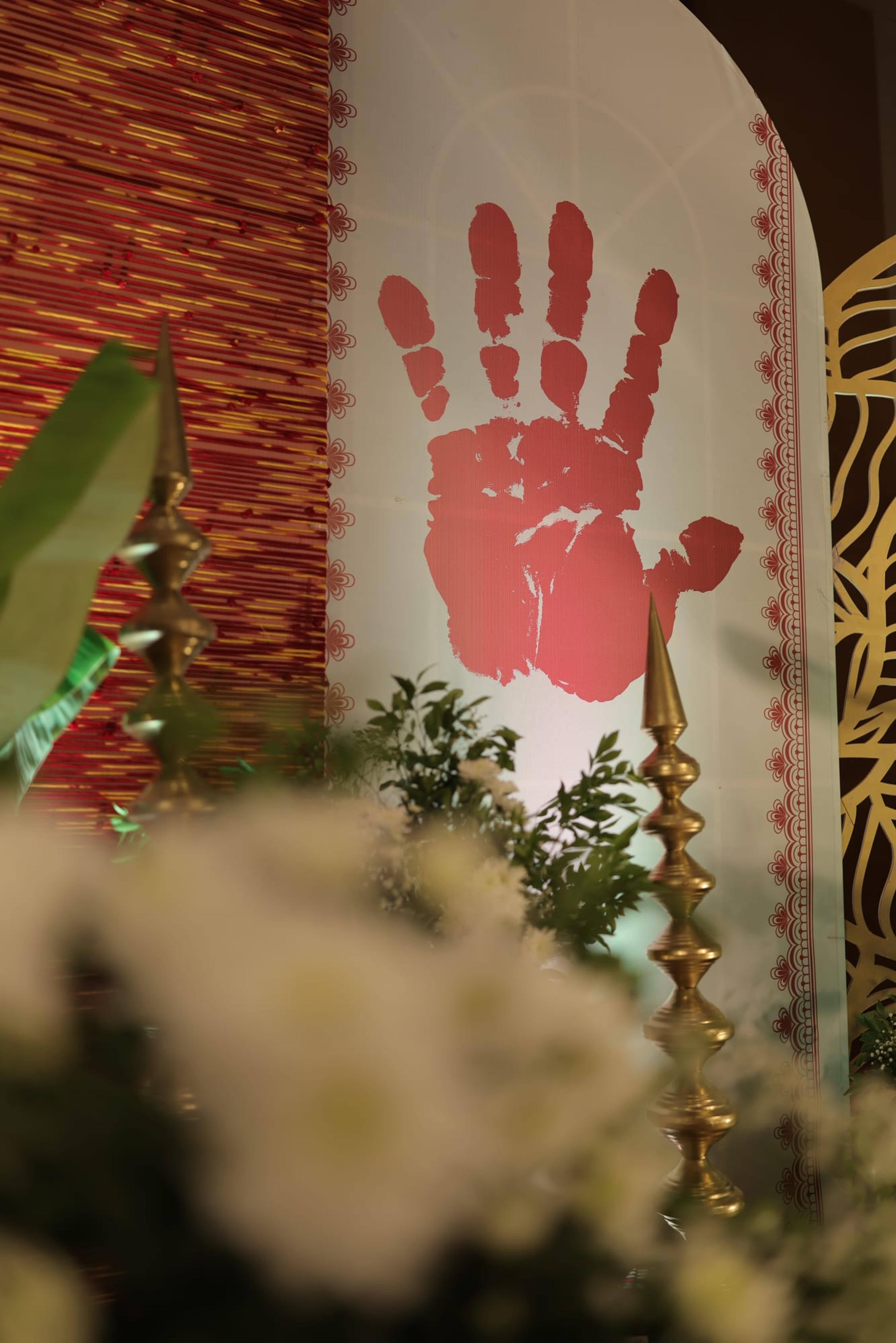 Divya & Rishabh, moment 12
