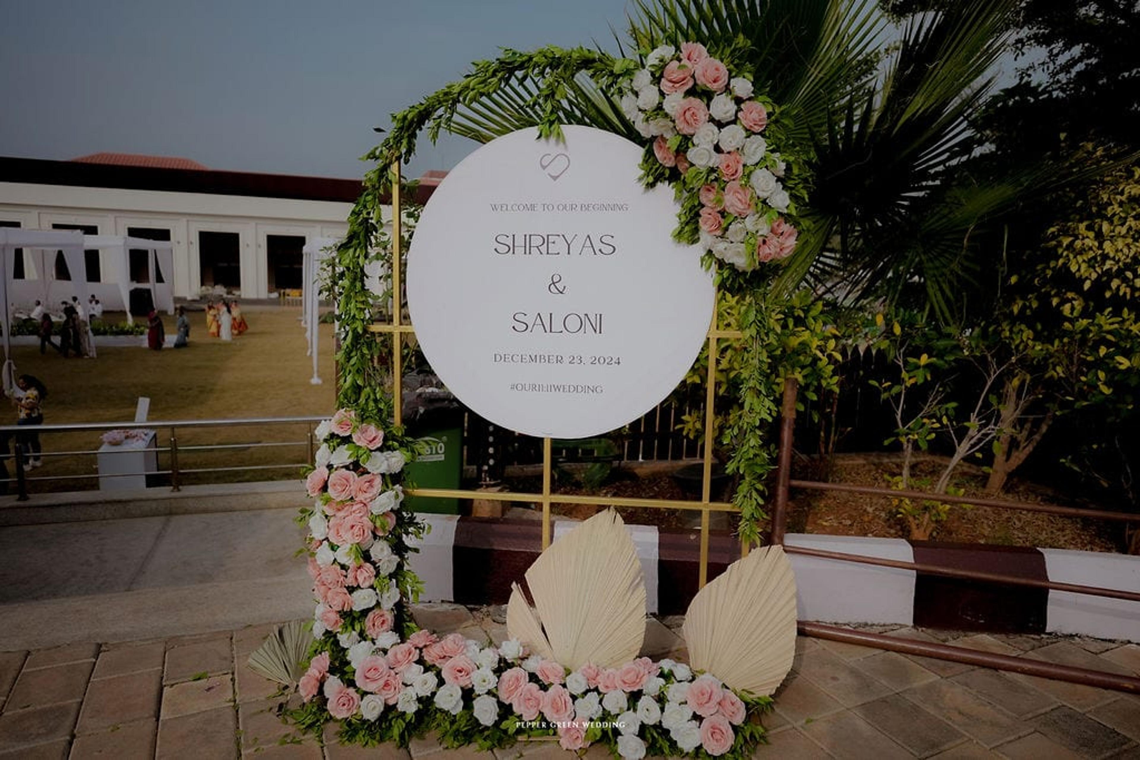 Shreyas & Saloni, moment 2