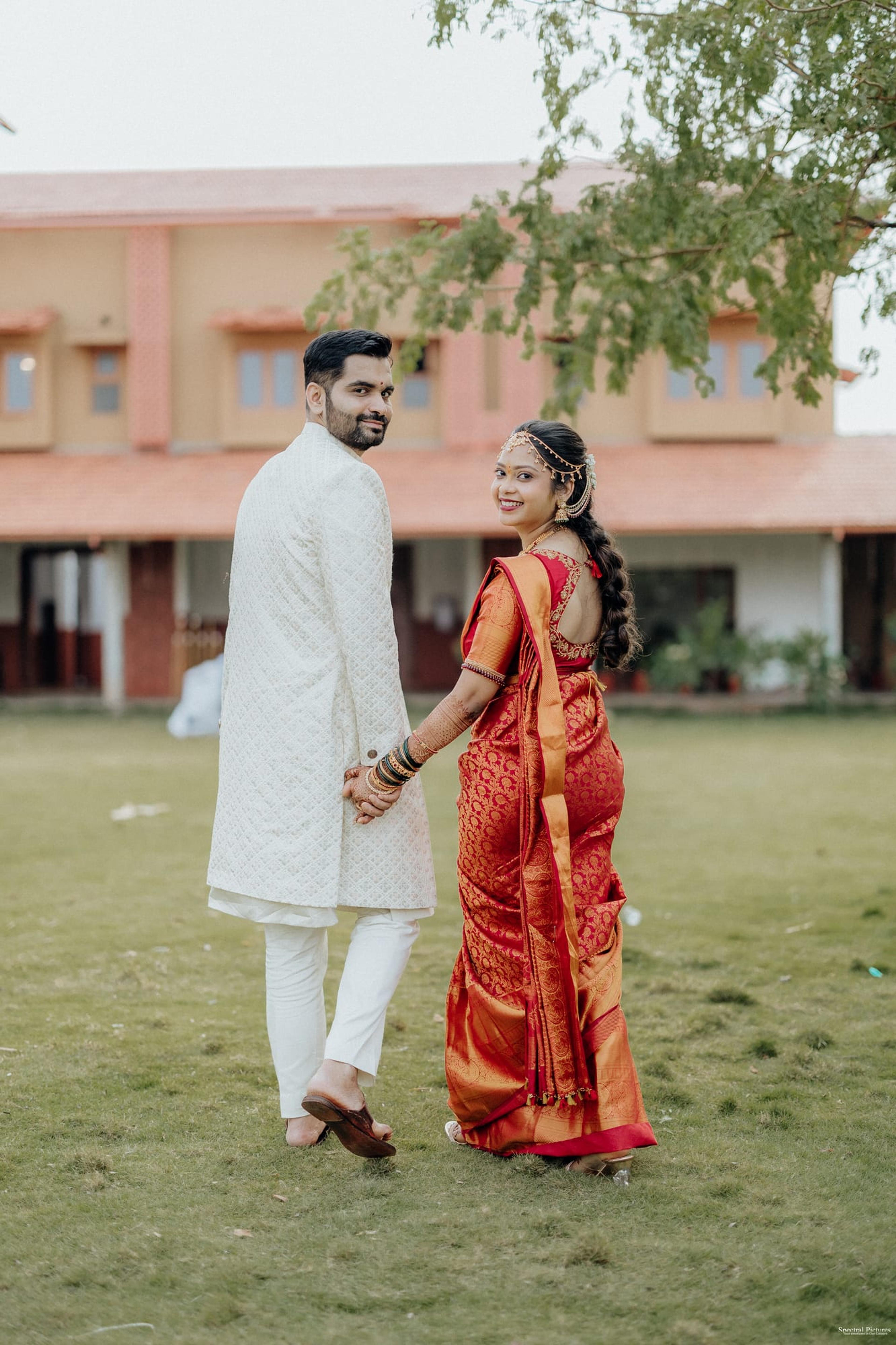 Pooja & Kishore, moment 10