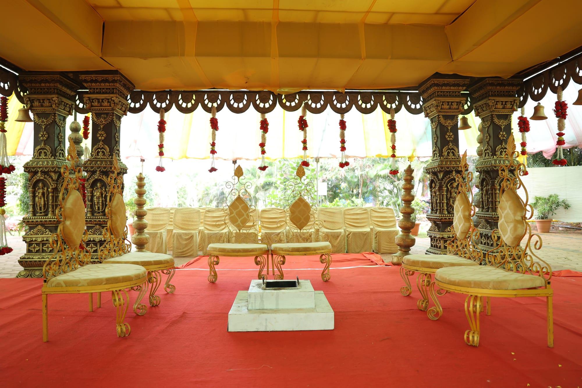 Tushar & Diksha, moment 4