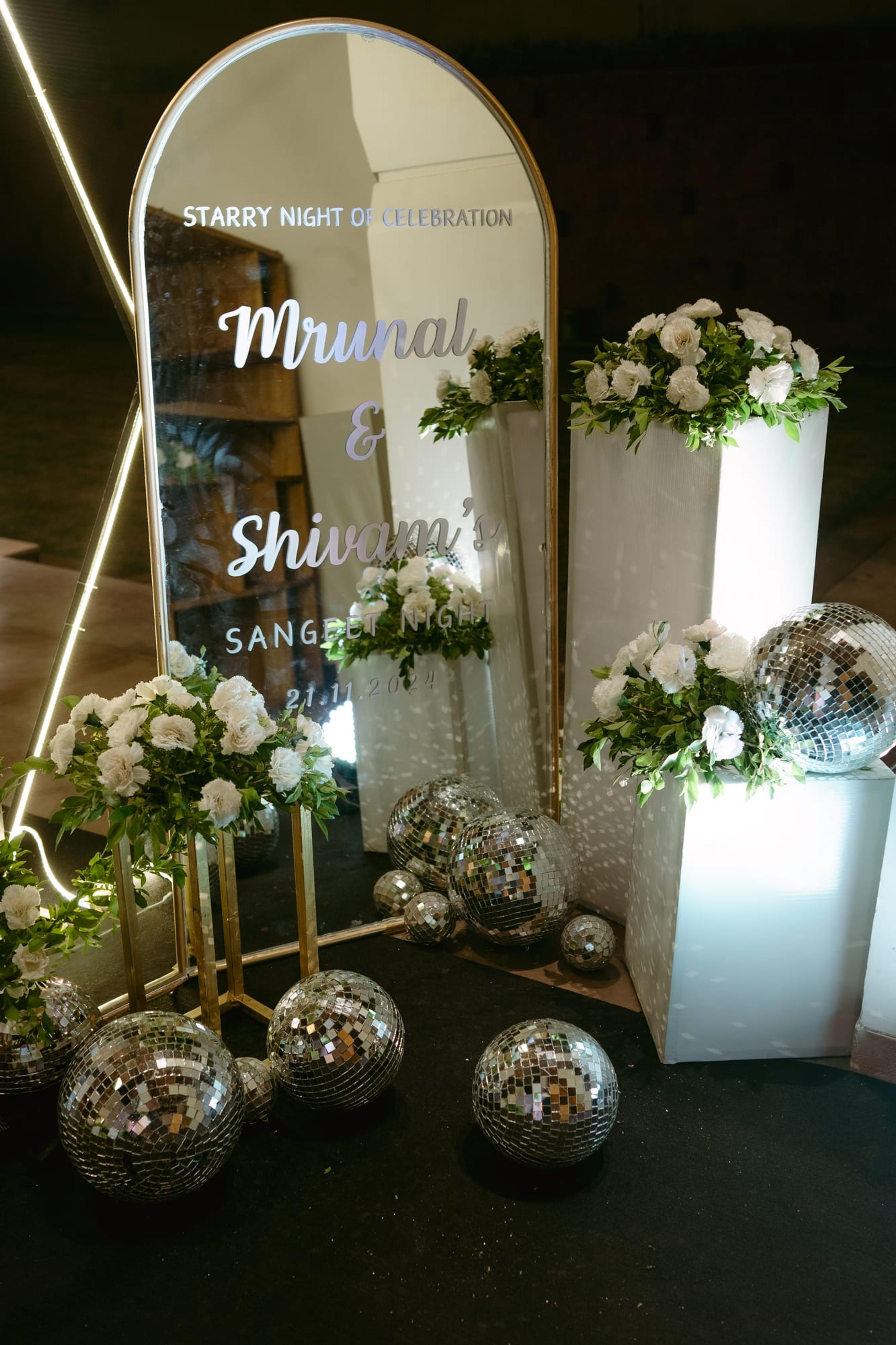 Shivam & Mrunal, moment 13