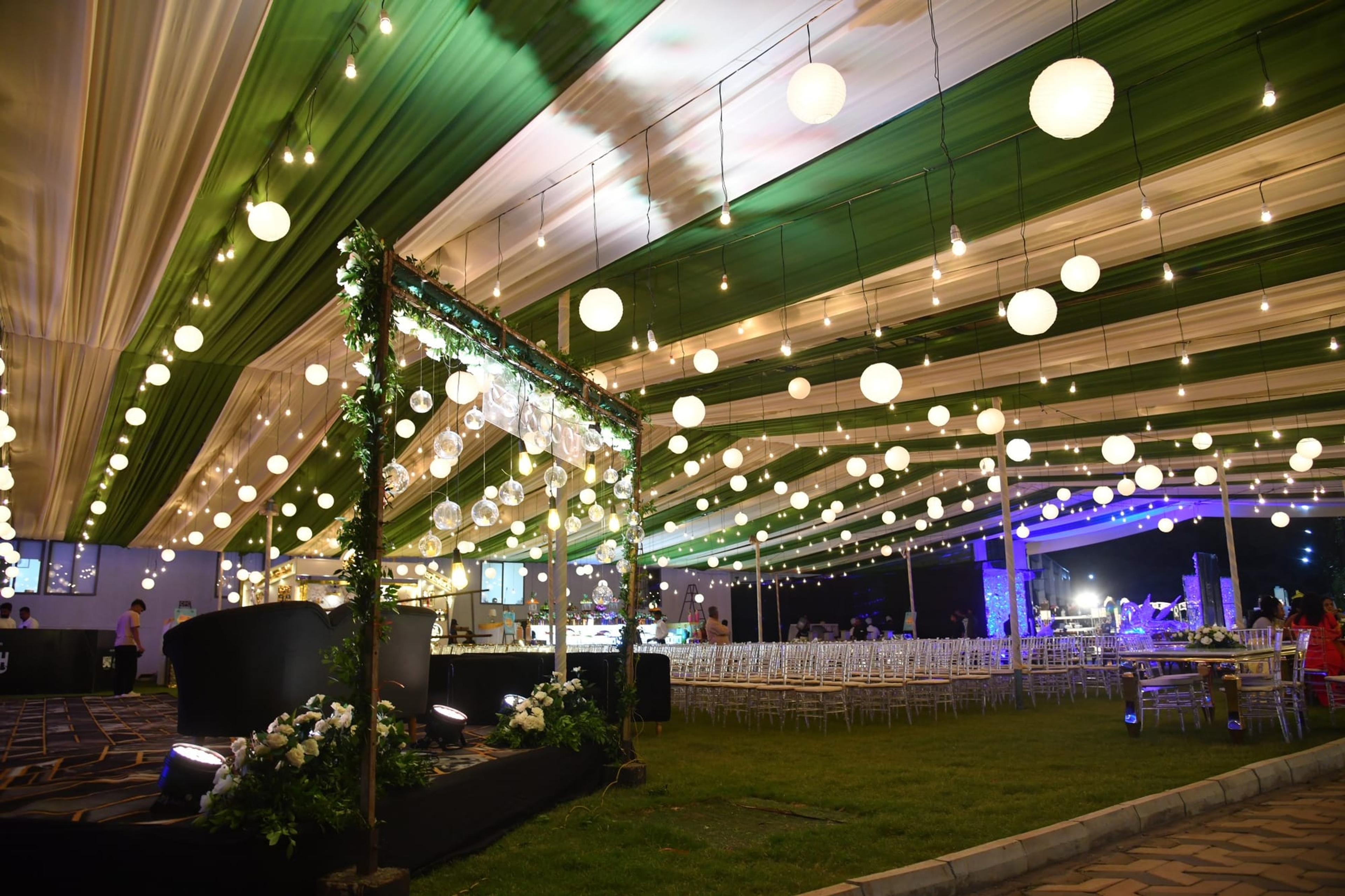 Darshna & Nitesh, moment 12