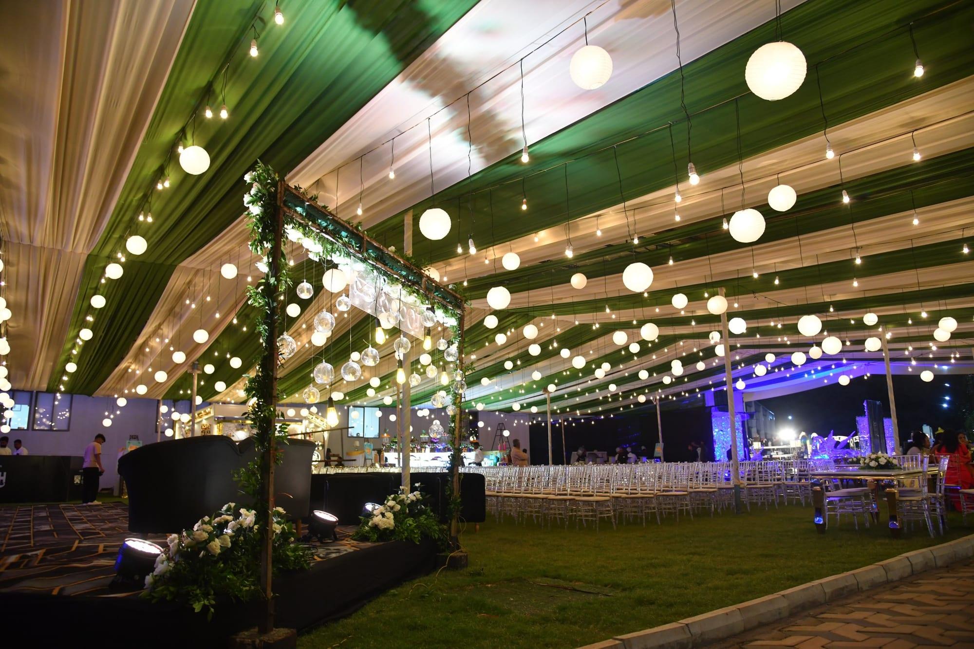 Darshna & Nitesh, moment 12
