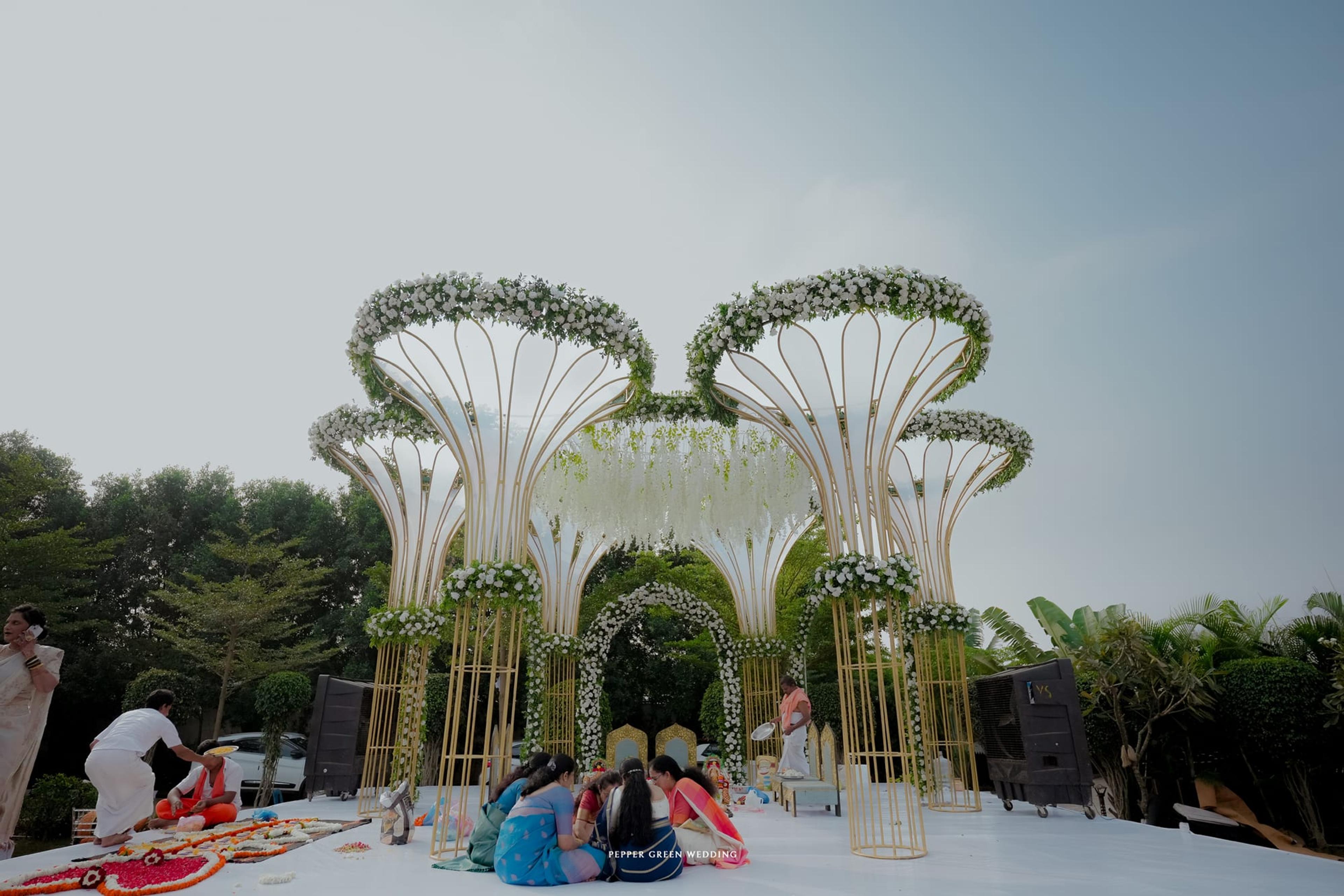 Shreyas & Saloni, moment 1