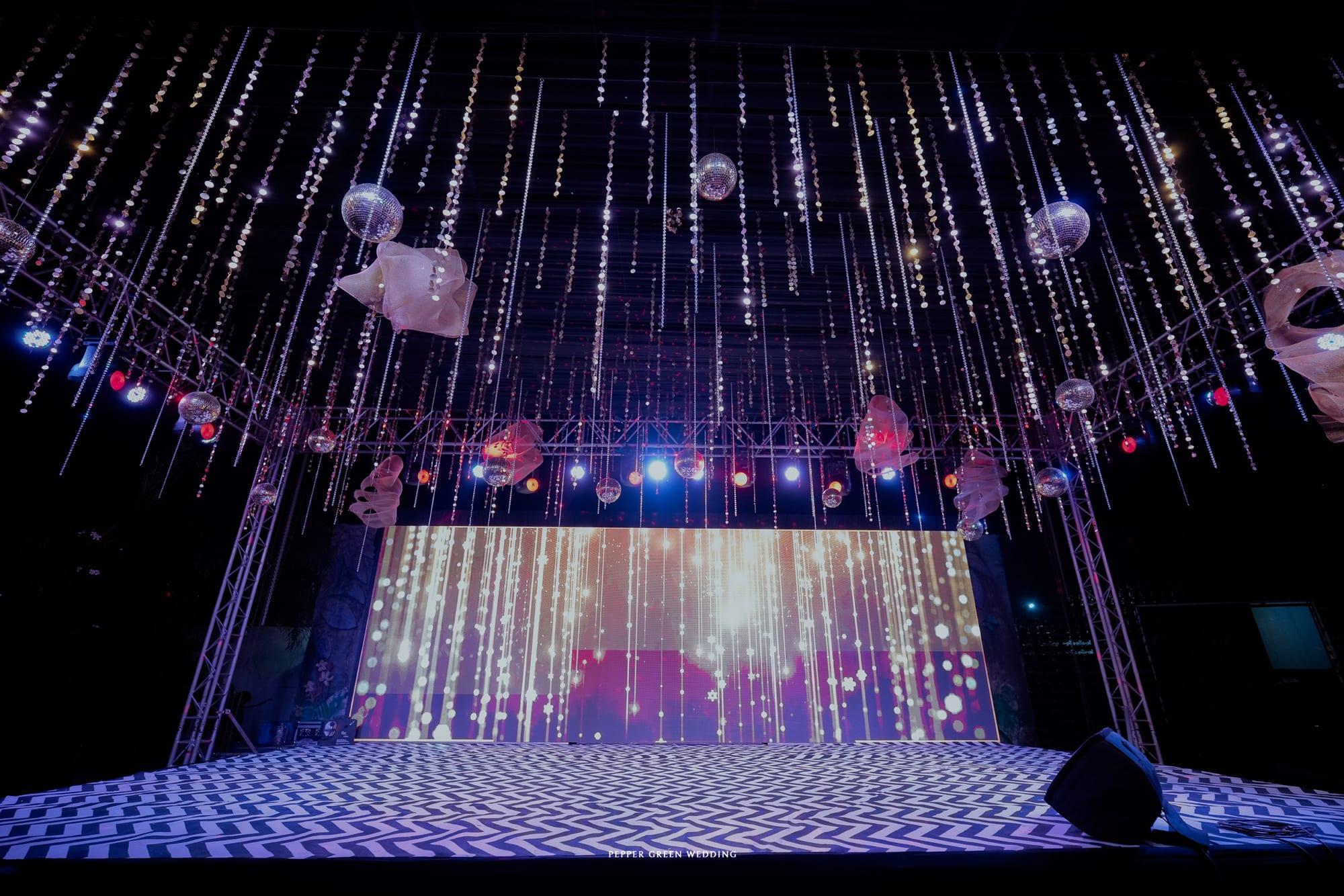 Shreyas & Saloni, moment 15