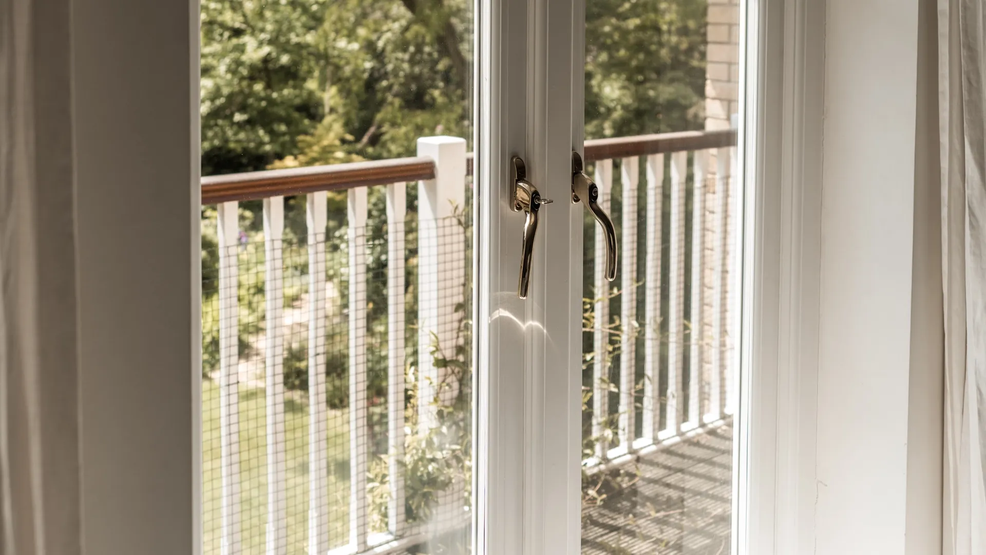 Casement Windows White Interior 14 - Casement window in White
