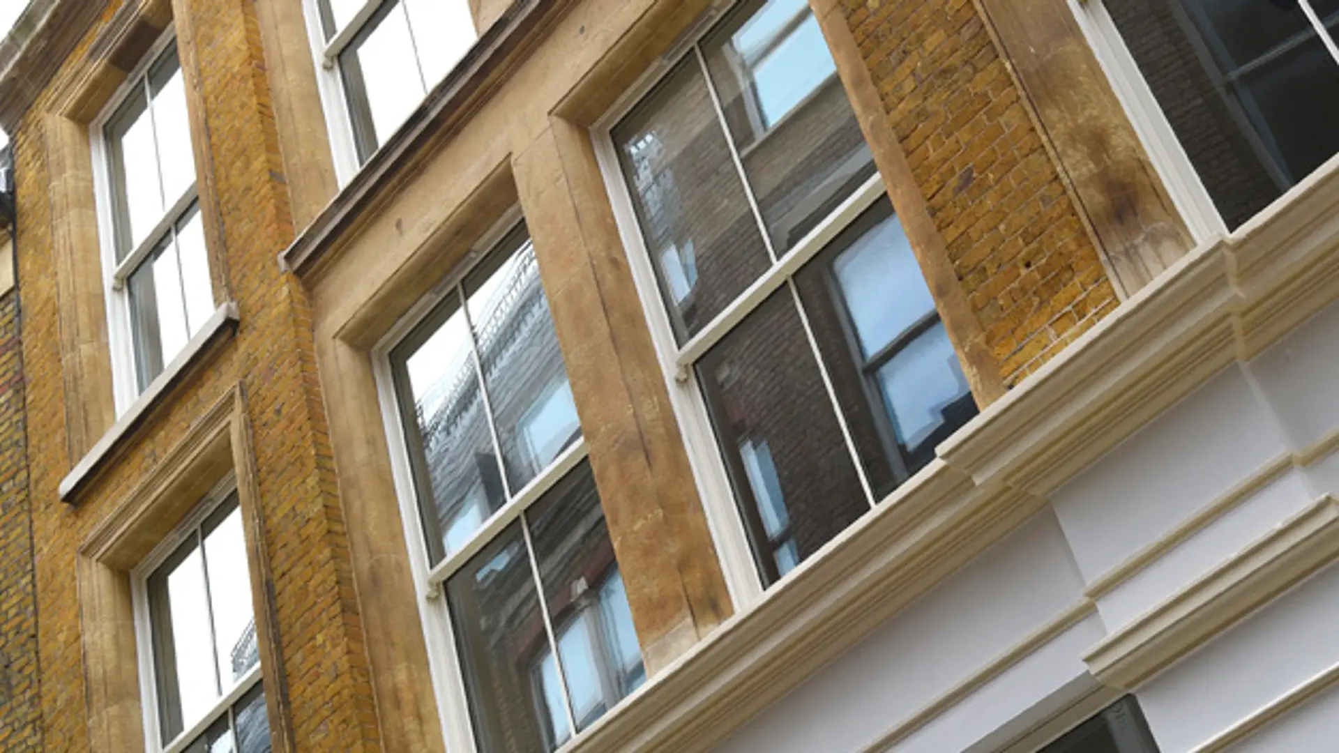 Sash Windows White Exterior 53 - Sash window in White