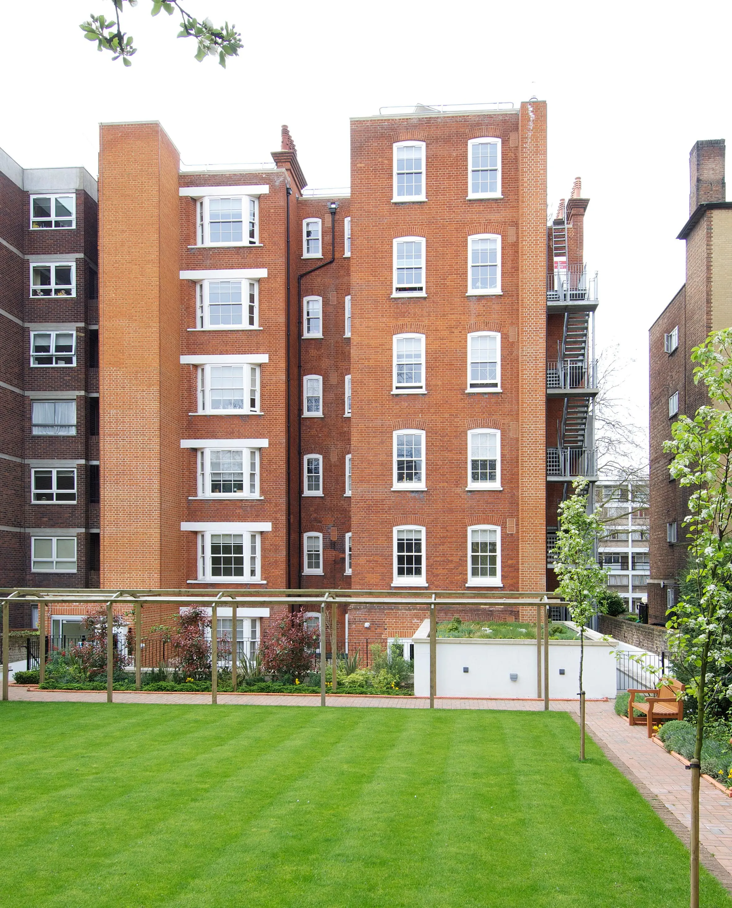 Lincoln Court
