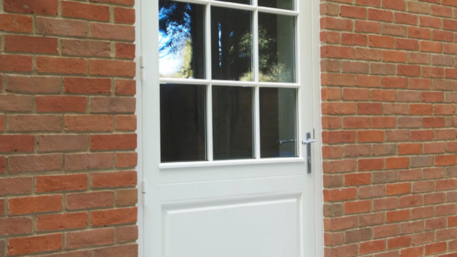 Single Door White Exterior 7 - Single door in White