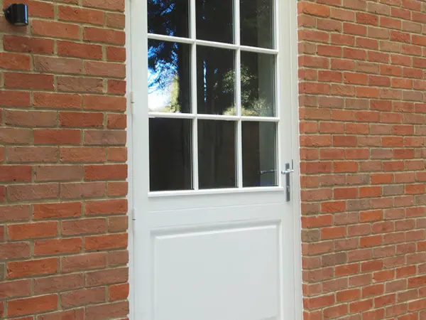 Single Door White Exterior 7 - Single door in White