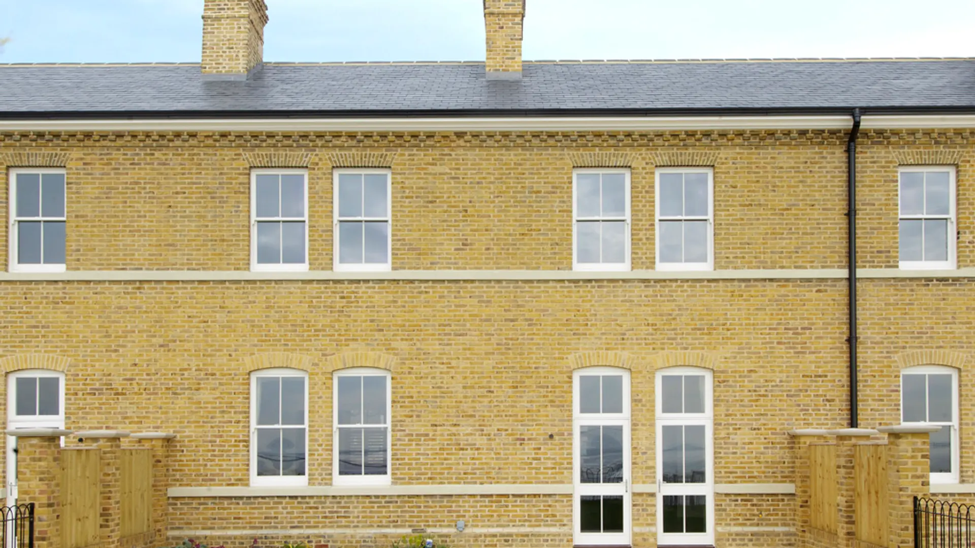 Sash Windows White Exterior 4 - Sash window in White
