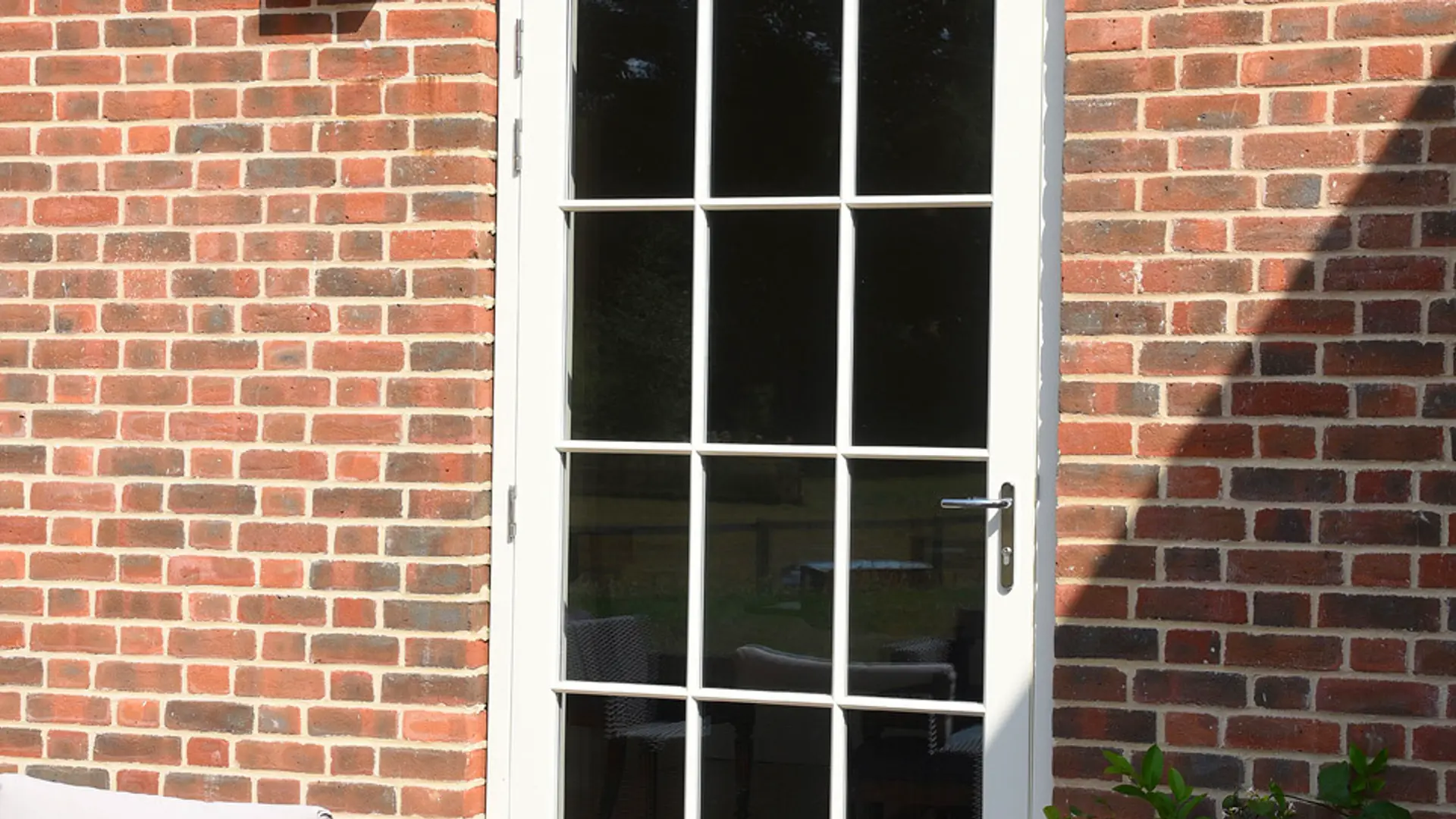 Single Door White Exterior 9 - Single door in White