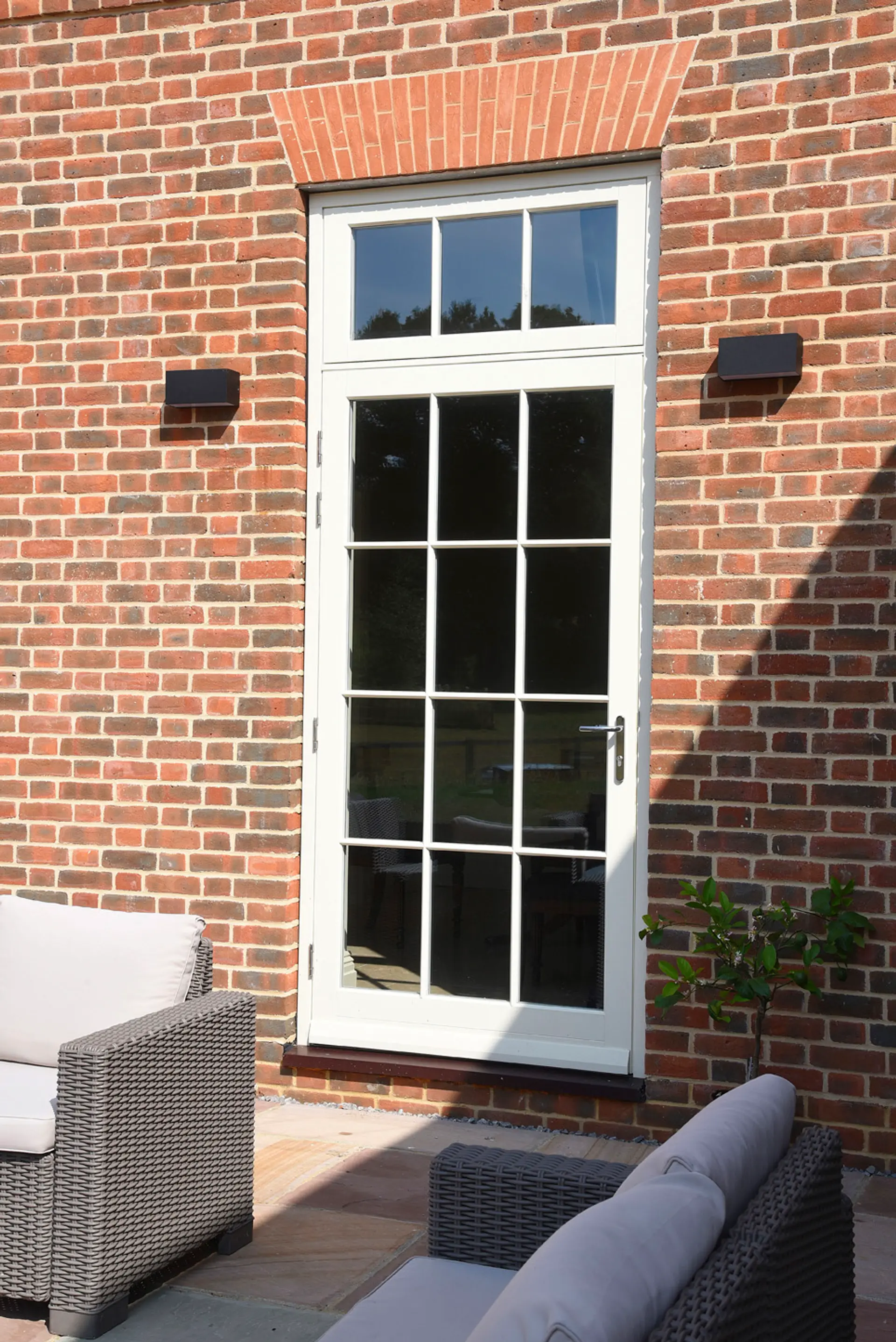 Single Door White Exterior 9 - Single door in White