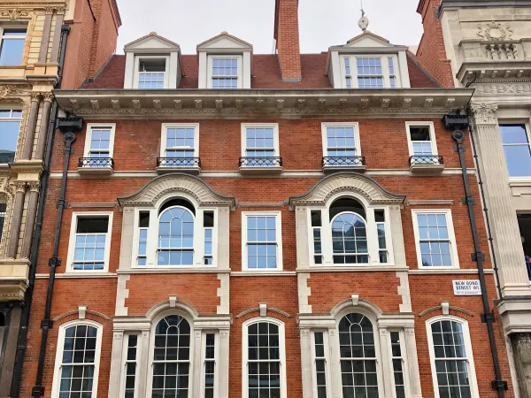 Sash Windows White Exterior 44 - Sash window in White