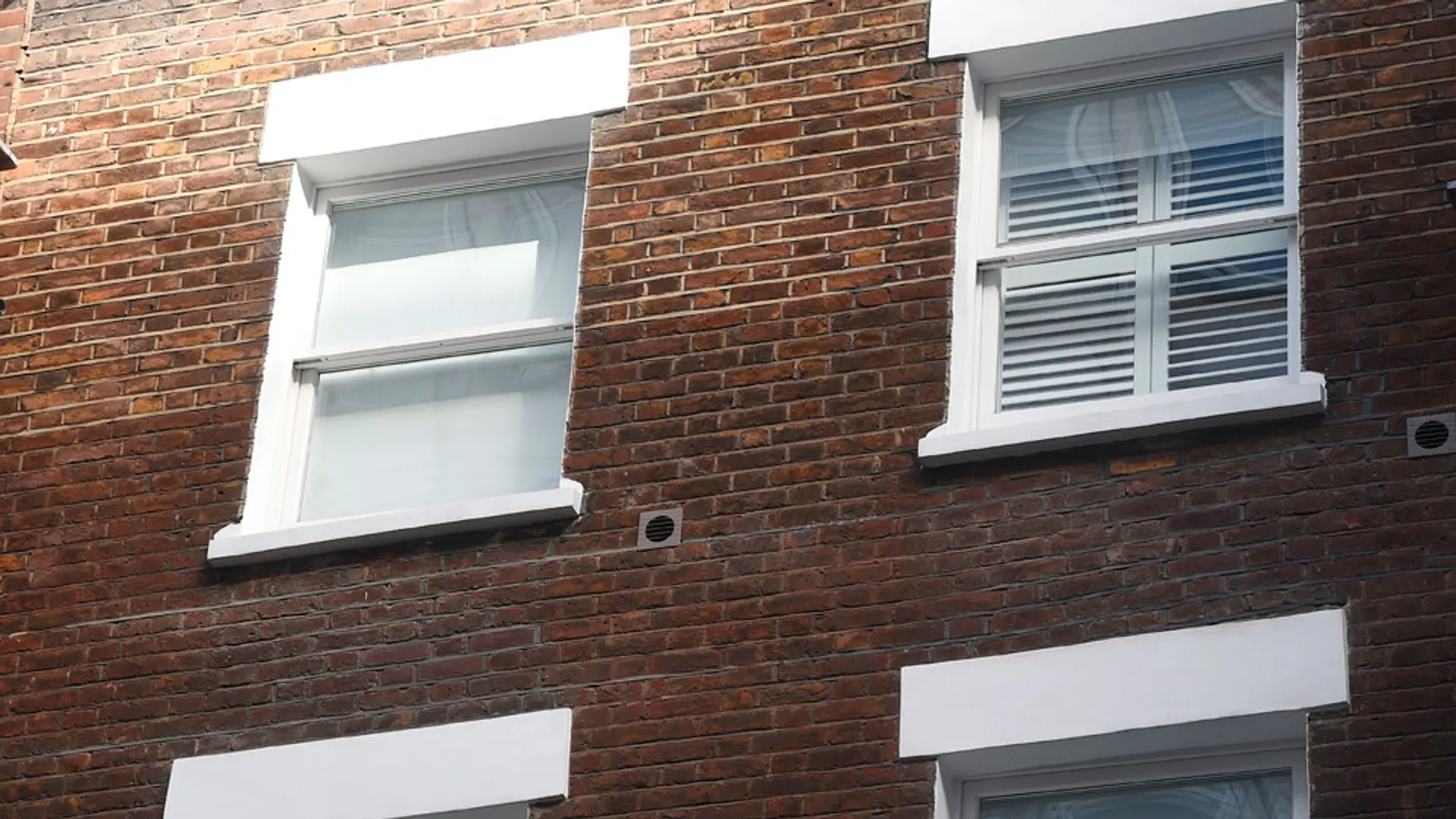 Sash Windows White Exterior 5 - Sash window in White