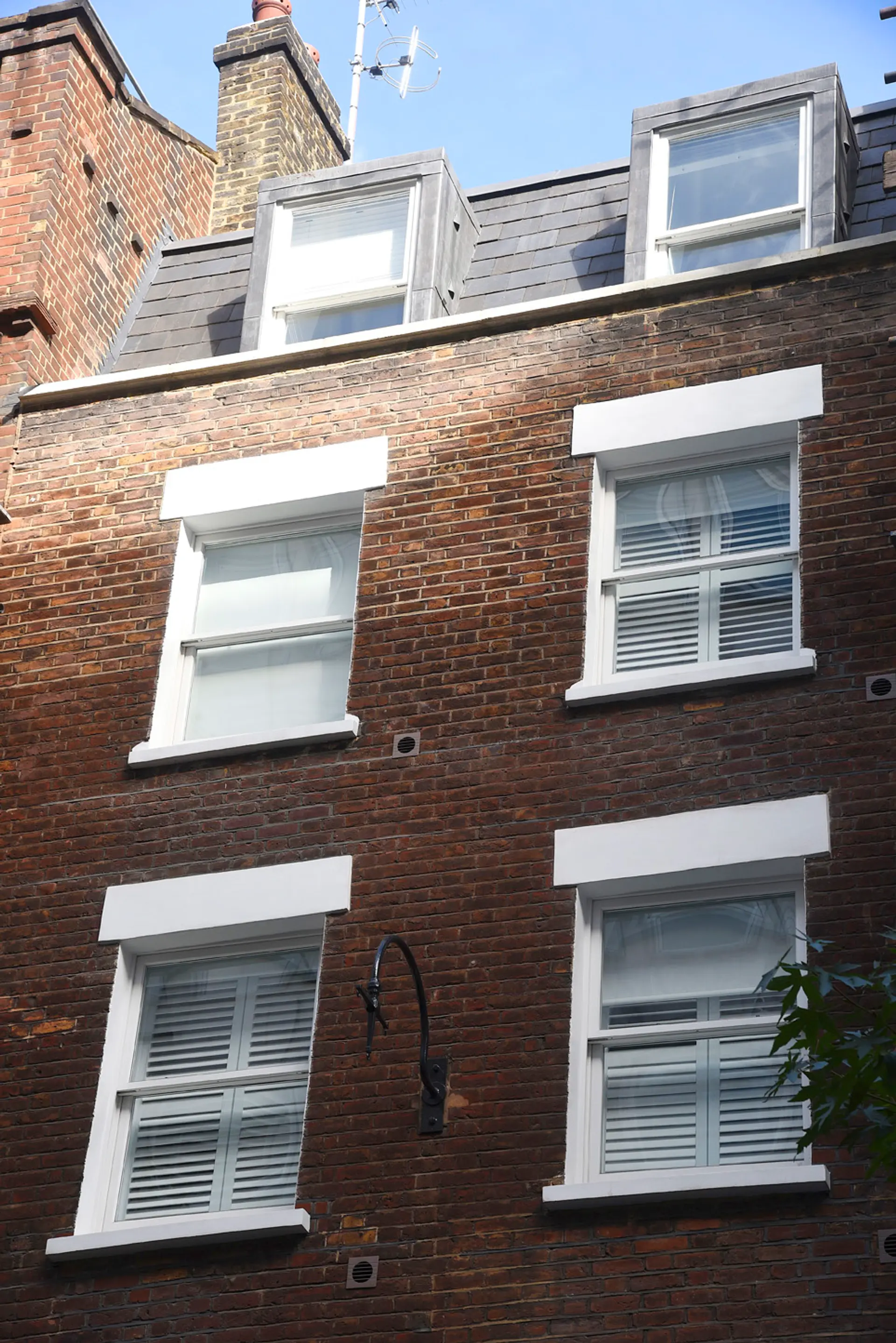 Sash Windows White Exterior 5 - Sash window in White