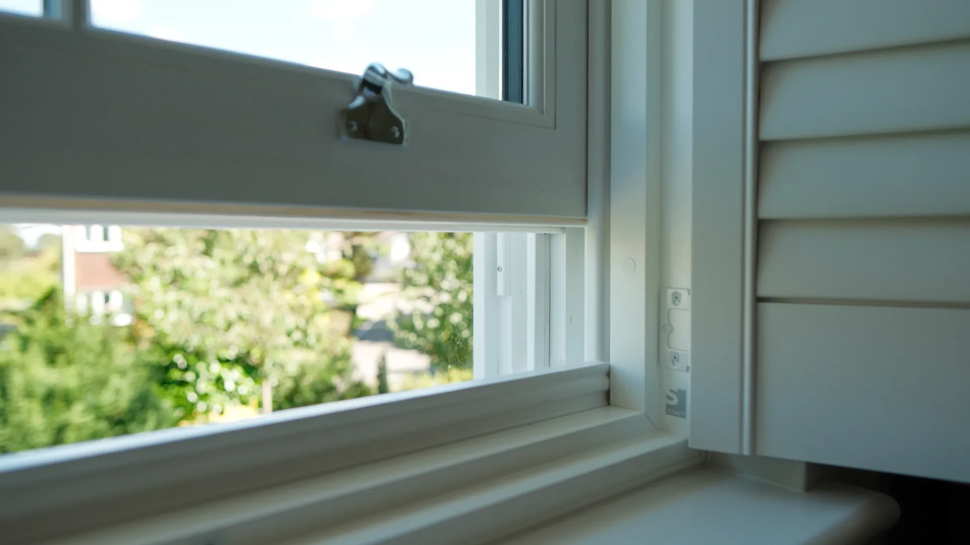 Sash Windows White Interior 10 - Sash window in White