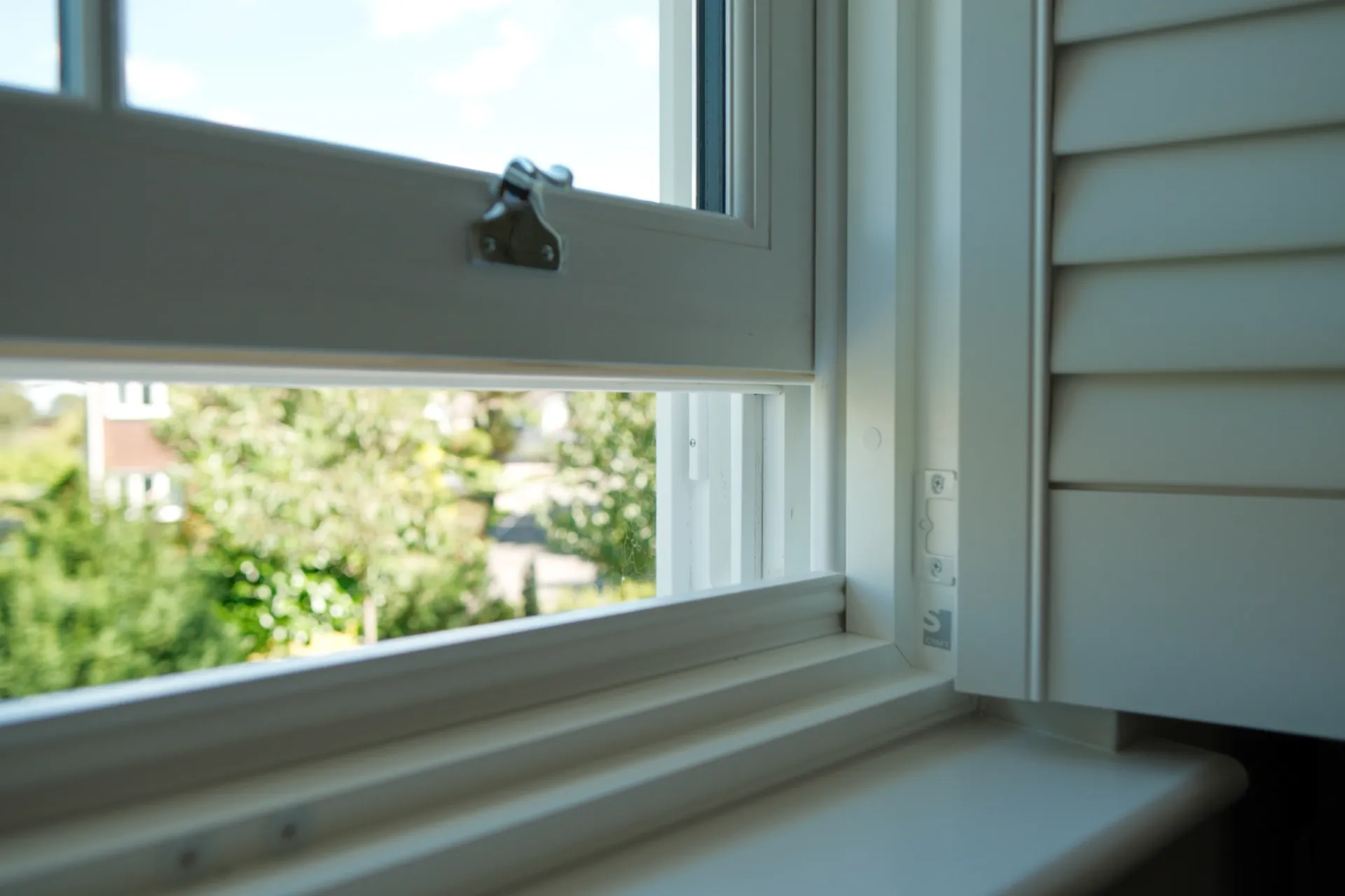 Sash Windows White Interior 10 - Sash window in White