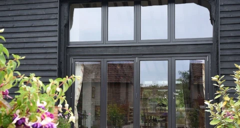 Barn Conversion in Suffolk Fuses Style with Substance