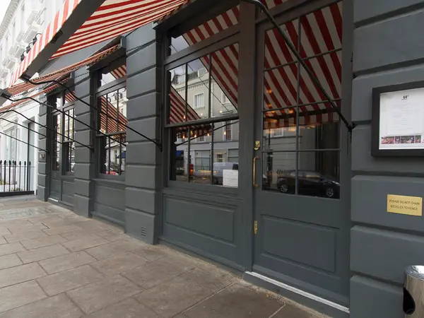 Sash Windows Grey Exterior - Sash window in Grey