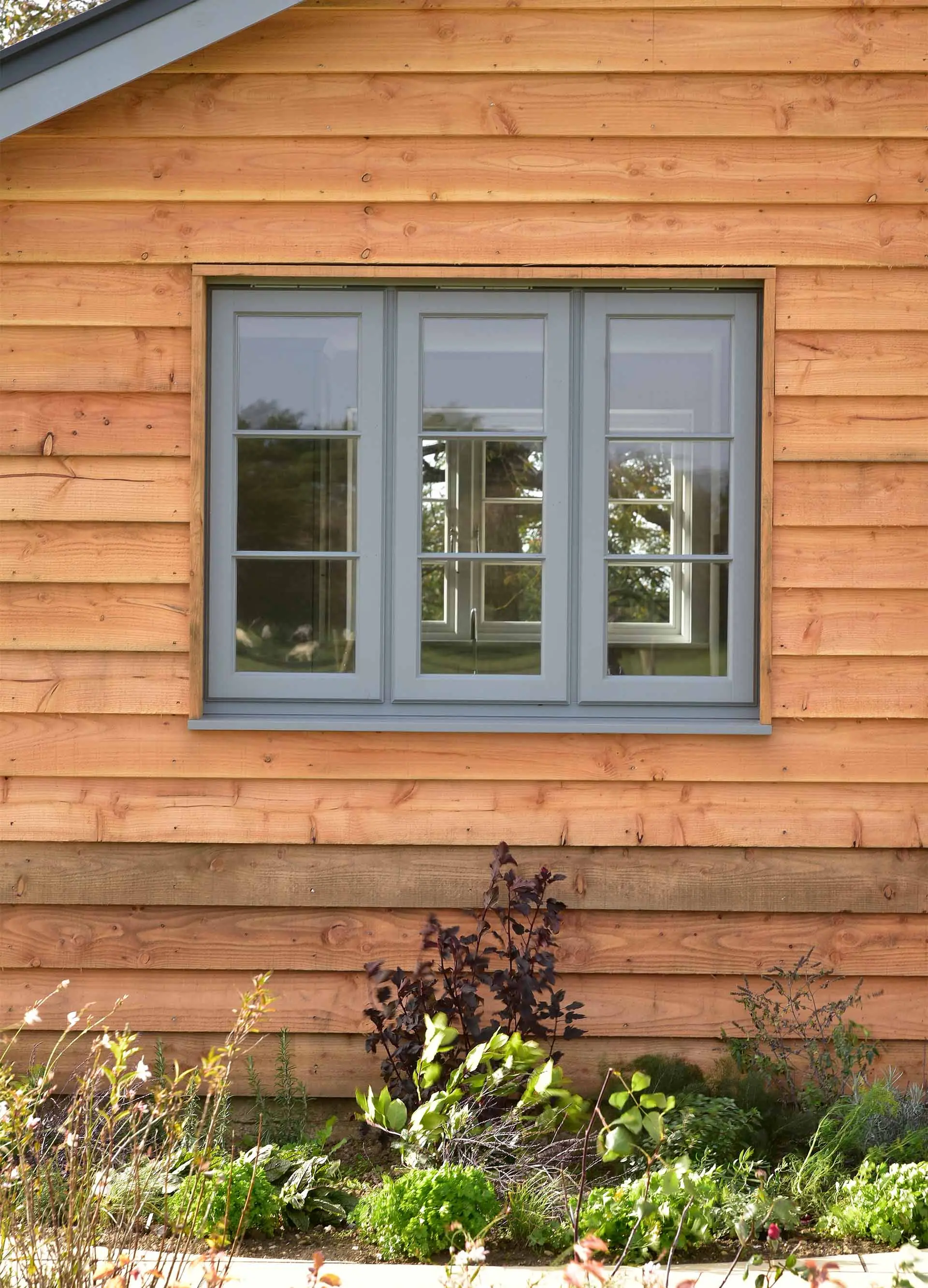 dark paint options for timber windows