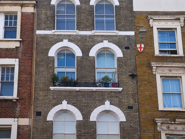 Sash Windows White Exterior 24 - Sash window in White