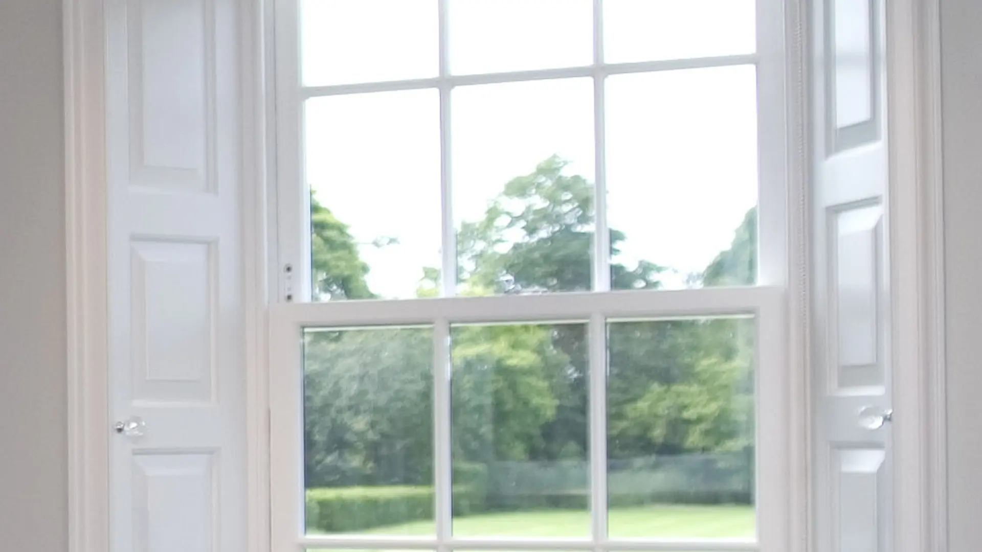 Sash Windows White Interior - Sash window in White