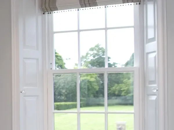 Sash Windows White Interior - Sash window in White